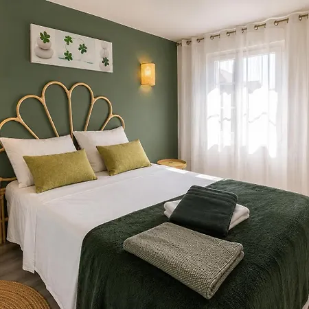 Проживание в семье Maison De Village